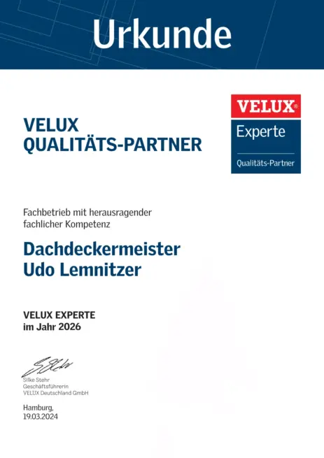 Urkunde die die  Firma Dachdeckermeister Udo Lemnitzer als VELUX Experte im Jahr 2026 ausweist 
